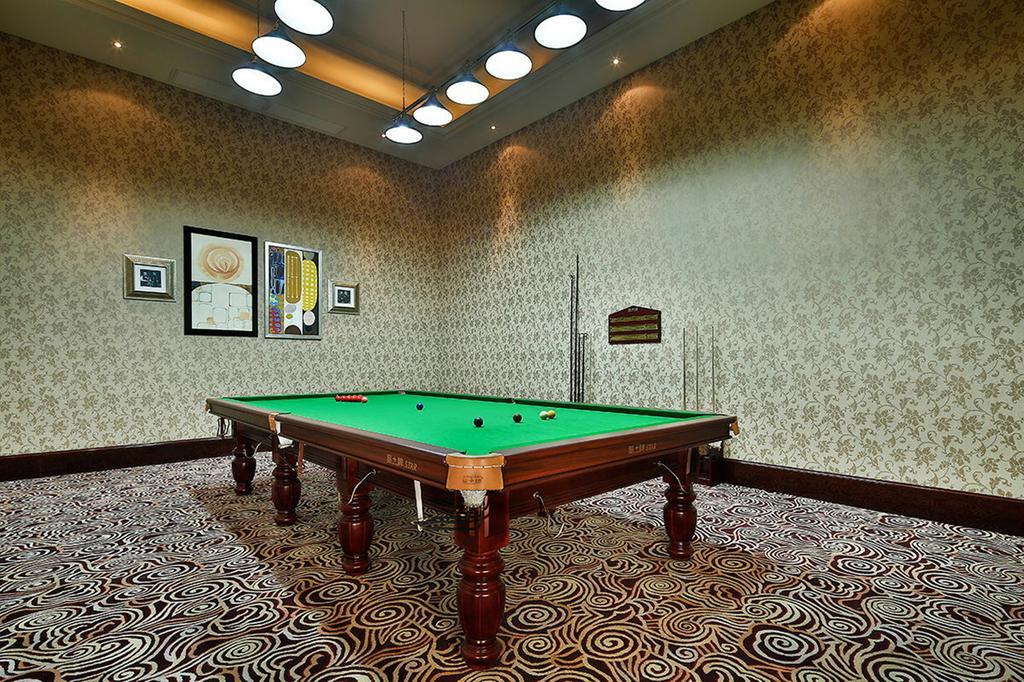 Howard Johnson Agile Plaza Чънду Екстериор снимка