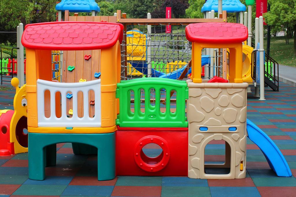 Howard Johnson Agile Plaza Чънду Екстериор снимка