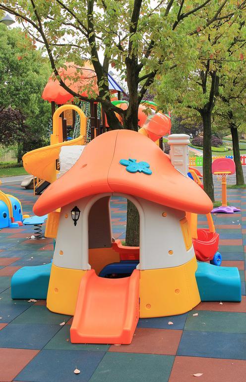 Howard Johnson Agile Plaza Чънду Екстериор снимка