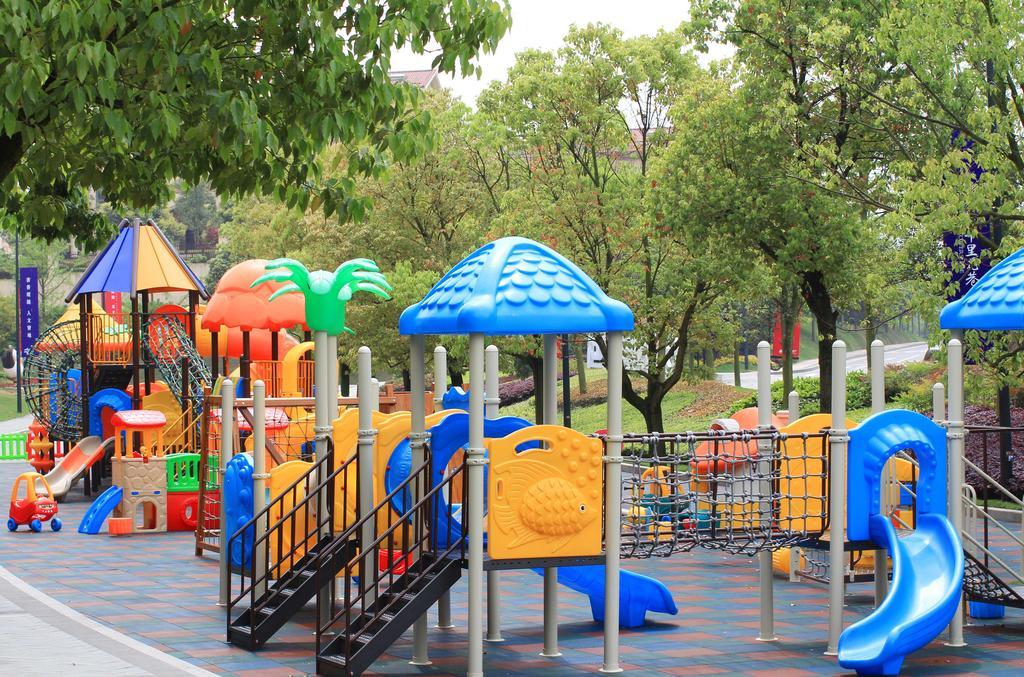 Howard Johnson Agile Plaza Чънду Екстериор снимка